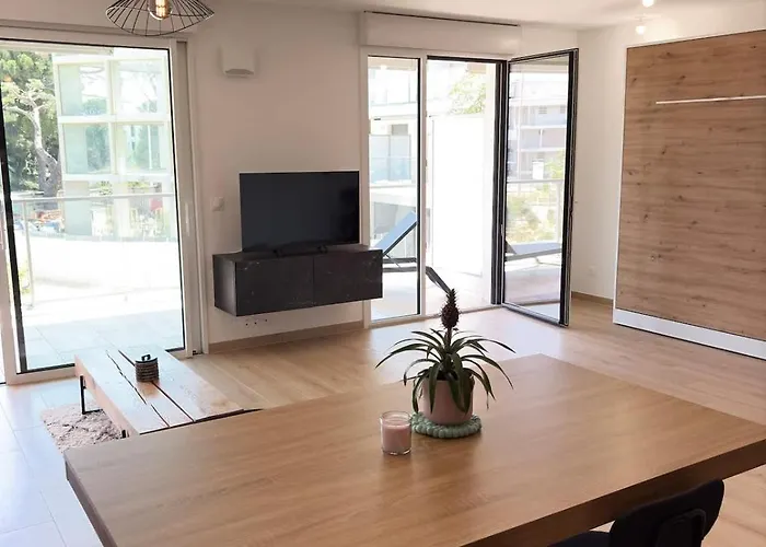 Seaside Azur アパート *